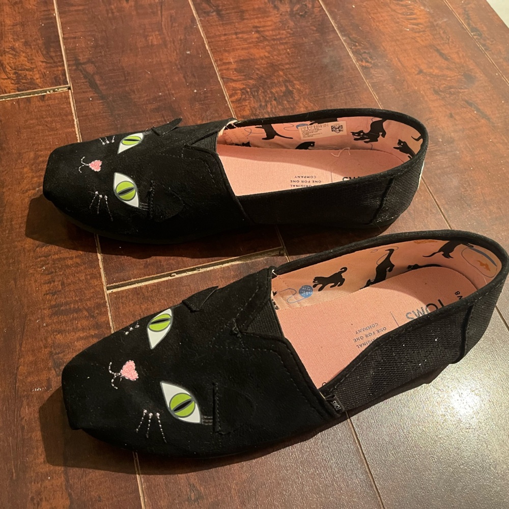 Tom's Black Cat Slip-On Shoes with Glow In The Dark Eyes
